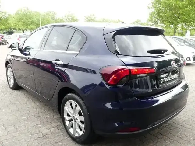 Gebraucht Fiat Tipo Lounge 120 PS (88 kW) 2018 Blau Limousine