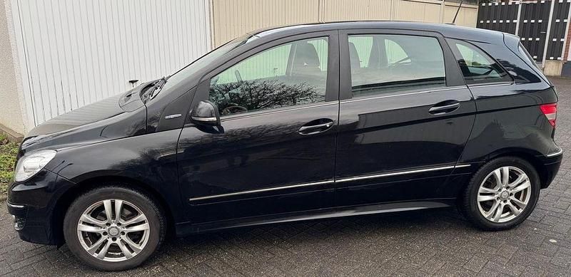 Gebraucht Mercedes B160 95 PS (69 kW) 2009 Schwarz Van / Kleinbus