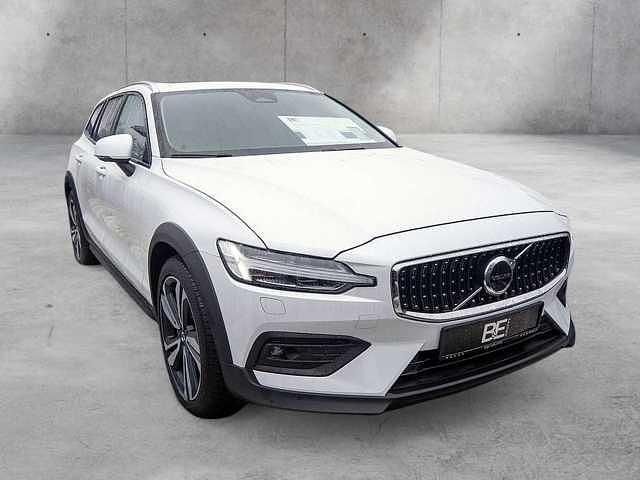 Gebraucht Volvo V60 CC 145 PS (106 kW) 2022 Kombi