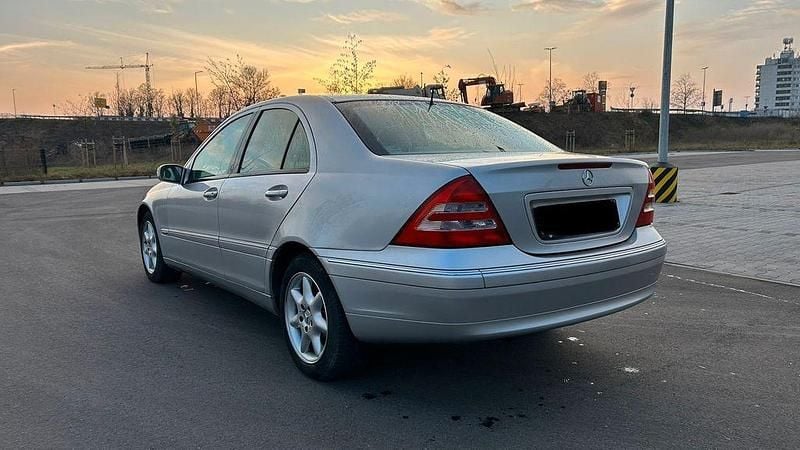 Gebraucht Mercedes C240 Elegance 170 PS (125 kW) 2001 Silber Limousine
