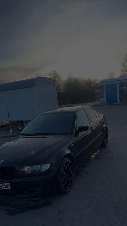 Schwarz Gebraucht 2002 BMW 320 M Sport Limousine | 3.200 € (Fairer Preis) - Bild 1/4