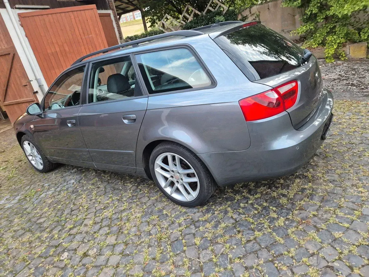 Gebraucht Seat Exeo 143 PS (105 kW) 2012 Grau Kombi
