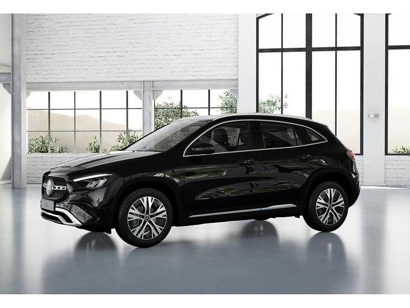 Gebraucht Mercedes GLA180 Progressive 136 PS (100 kW) 2024 Kosmosschwarz SUV