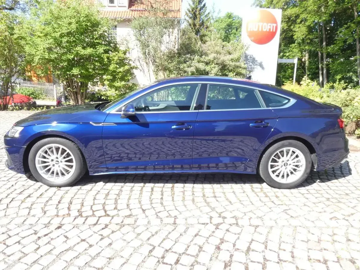 Gebraucht Audi A5 Sportback 150 PS (110 kW) 2021 Navarrablau metallic Kleinwagen