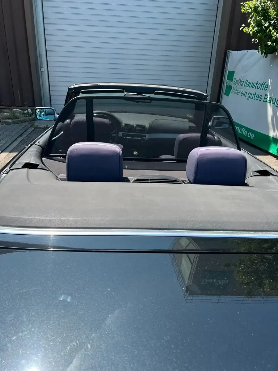 Gebraucht BMW 320 Cabriolet 170 PS (125 kW) 2001 Schwarz Cabrio