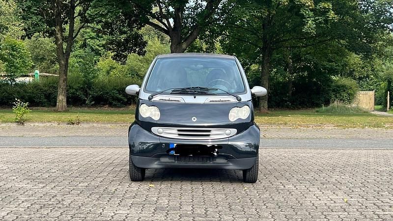 Schwarz Gebraucht 2004 Smart ForTwo Coupé Kleinwagen | 1.850 € (Fairer Preis) - Bild 1/4