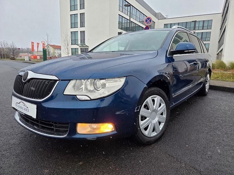 Gebraucht Skoda Superb Elegance 170 PS (125 kW) 2011 Blau Kombi