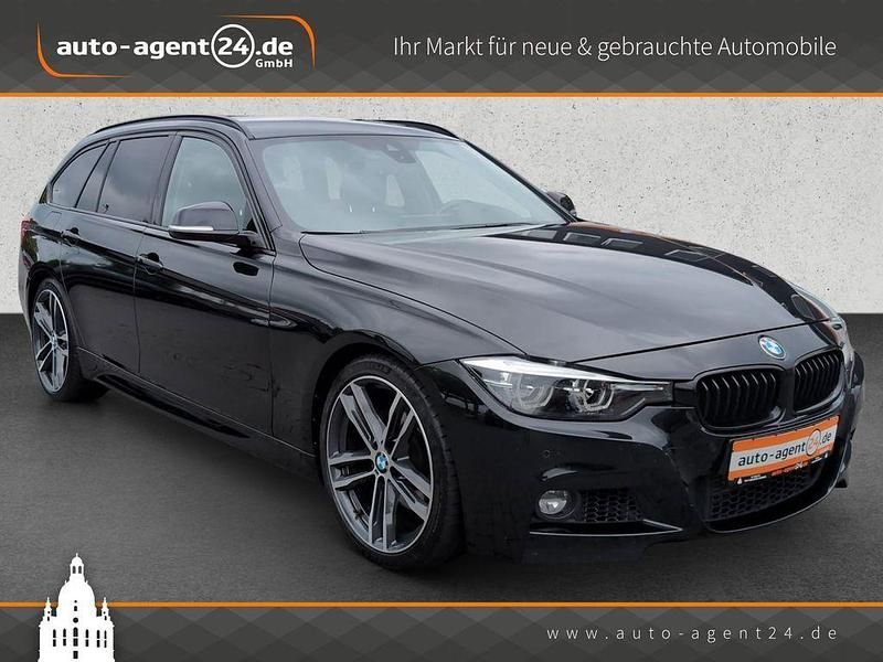 Black sapphire metallic (475) Gebraucht 2018 BMW 330 M Sport Kombi | 24.990 € (Etwas zu teuer) - Bild 1/4