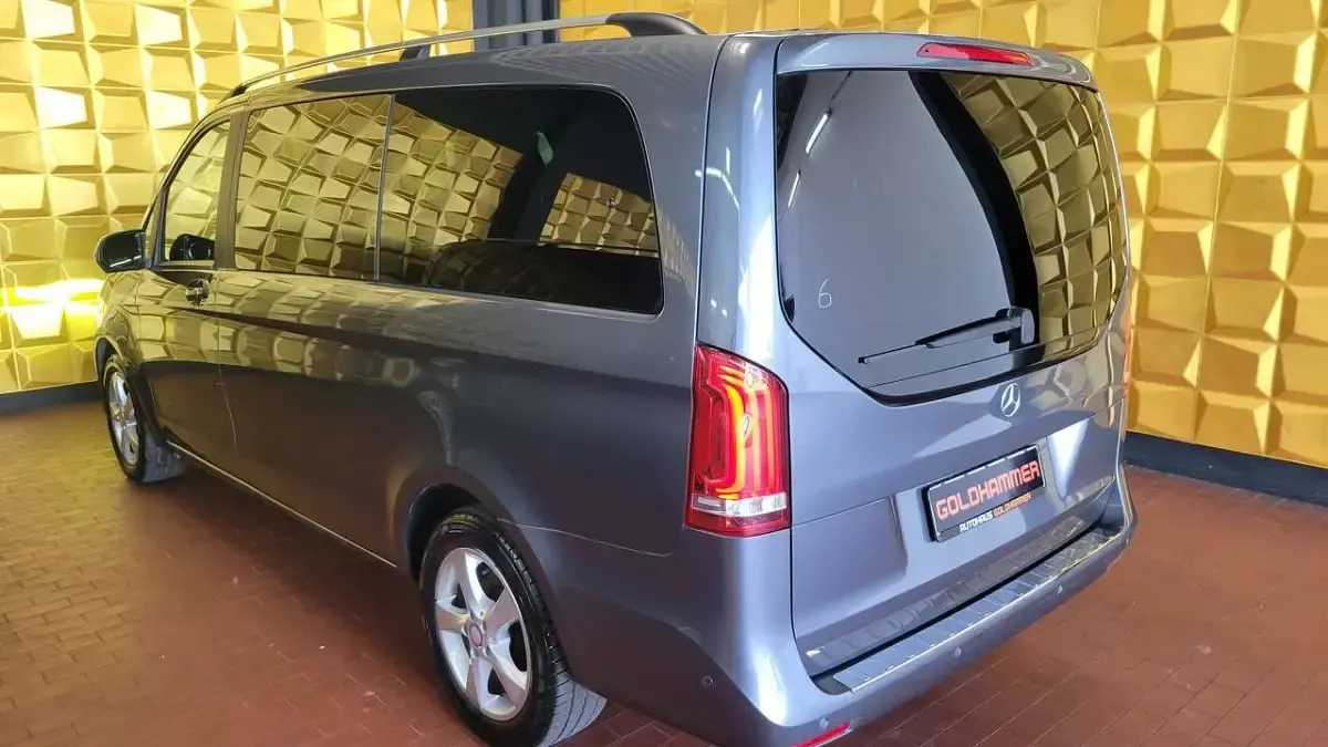 Gebraucht Mercedes V220 163 PS (119 kW) 2018 Grau Van / Kleinbus