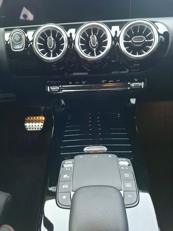 Gebraucht Mercedes CLA250 Shooting Brake AMG 224 PS (164 kW) 2022 Schwarz Kombi