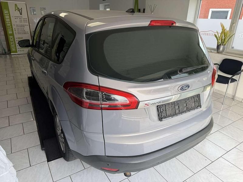 Gebraucht Ford S-MAX Trend 140 PS (102 kW) 2011 Micastonesilber metallic Van / Kleinbus