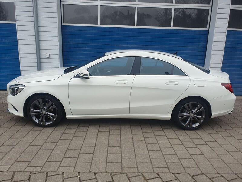 Calcitweiss unilack Gebraucht 2017 Mercedes CLA180 Limousine | 19.334 € (Etwas zu teuer) - Bild 1/4