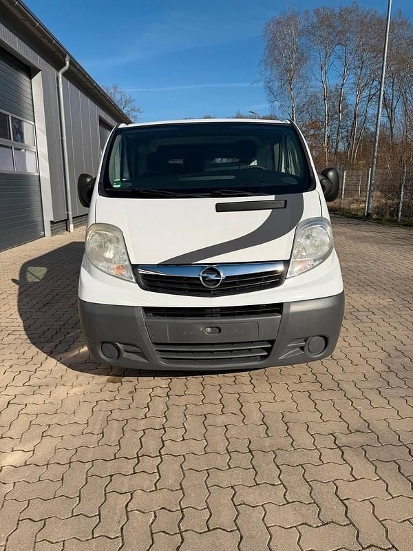 Gebraucht Opel Vivaro 114 PS (83 kW) 2007 Weiß Van / Kleinbus