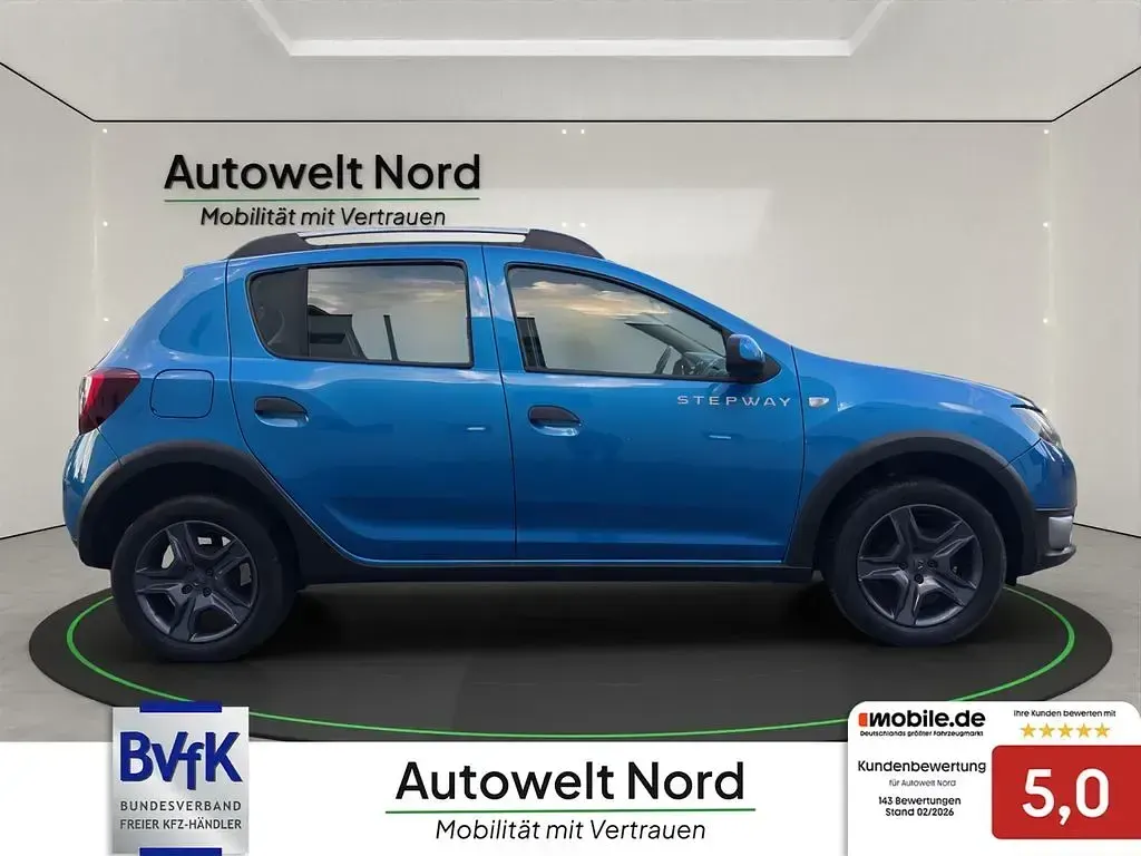 Gebraucht Dacia Sandero Lauréate 90 PS (66 kW) 2014 Blau Limousine