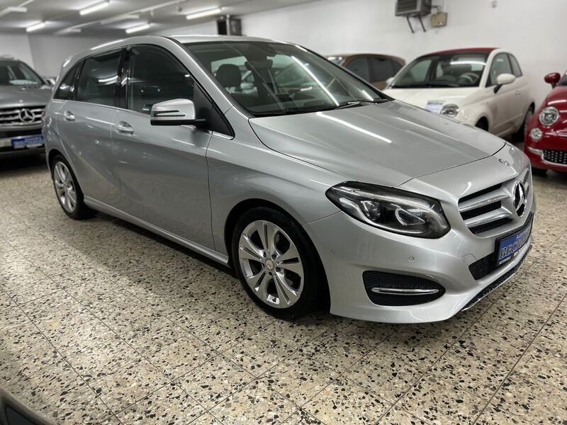 Gebraucht Mercedes B180 122 PS (89 kW) 2016 Silber Van / Kleinbus