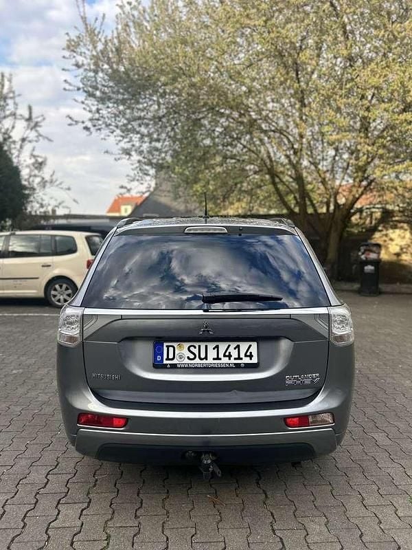 Second-hand Mitsubishi Outlander P-HEV 204 CP (150 kW) 2013 Gri SUV