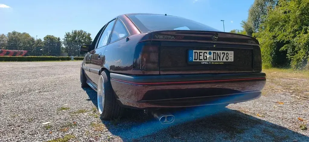 Gebraucht Opel Vectra 116 PS (85 kW) 1993 Rot Limousine