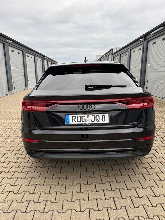 Gebraucht Audi Q8 286 PS (210 kW) 2022 Schwarz SUV