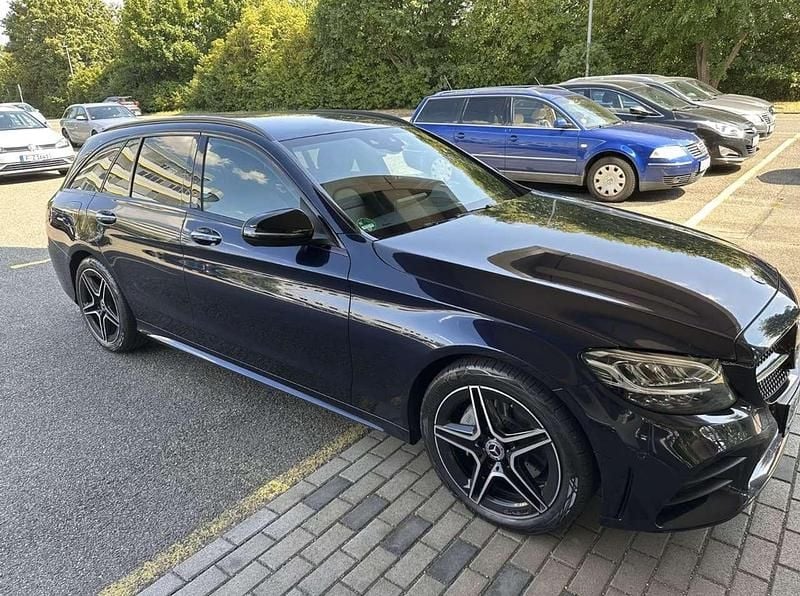 Gebraucht Mercedes C200 AMG line 160 PS (117 kW) 2020 Blau Kombi