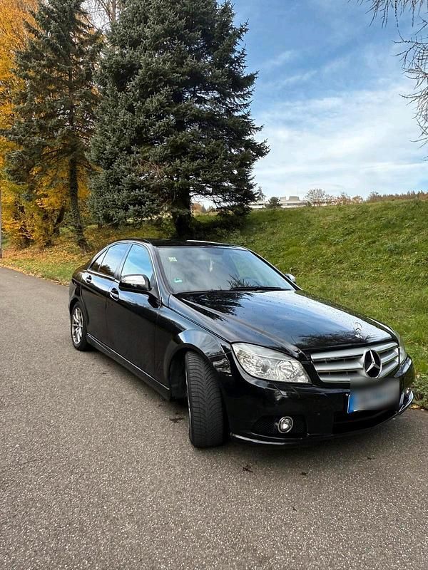 Schwarz Gebraucht 2007 Mercedes C200 Limousine | 5.350 € (Fairer Preis) - Bild 1/4