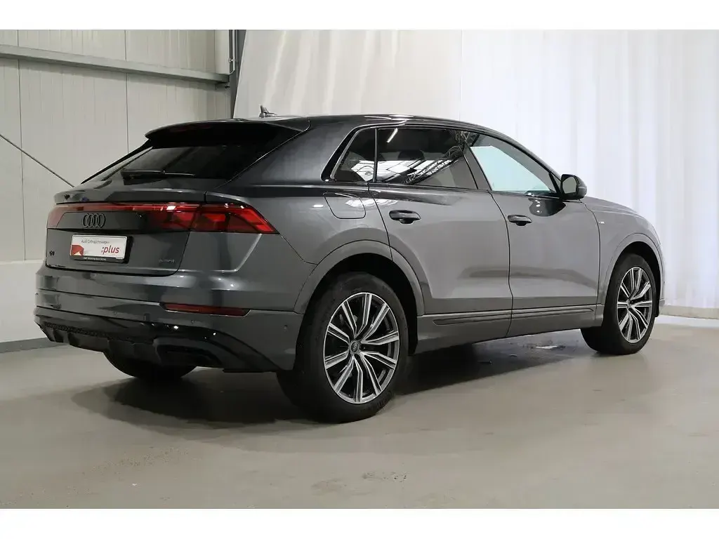 Gebraucht Audi Q8 Business 210 PS (154 kW) 2025 Grau SUV