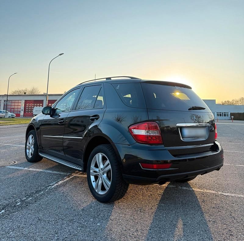 Gebraucht Mercedes ML280 190 PS (139 kW) 2009 Schwarz SUV