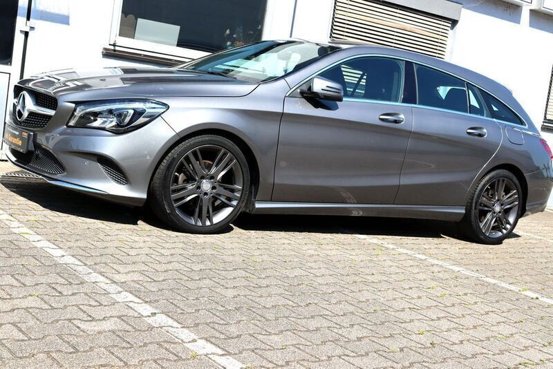Grau Gebraucht 2016 Mercedes CLA200 Urban Limousine | 13.390 € (Guter Preis) - Bild 1/4