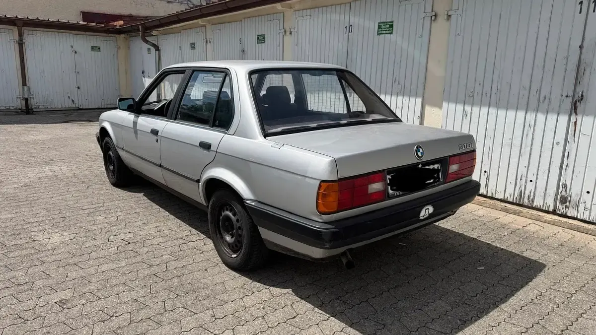 Gebraucht BMW 318 Basis 108 PS (79 kW) 1990 Silber Limousine
