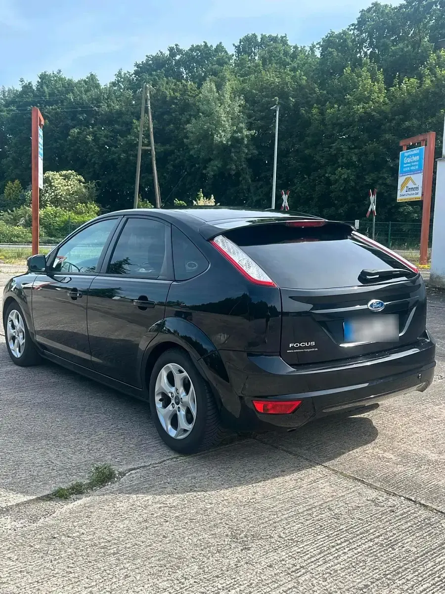Gebraucht Ford Focus 101 PS (74 kW) 2011 Schwarz Limousine