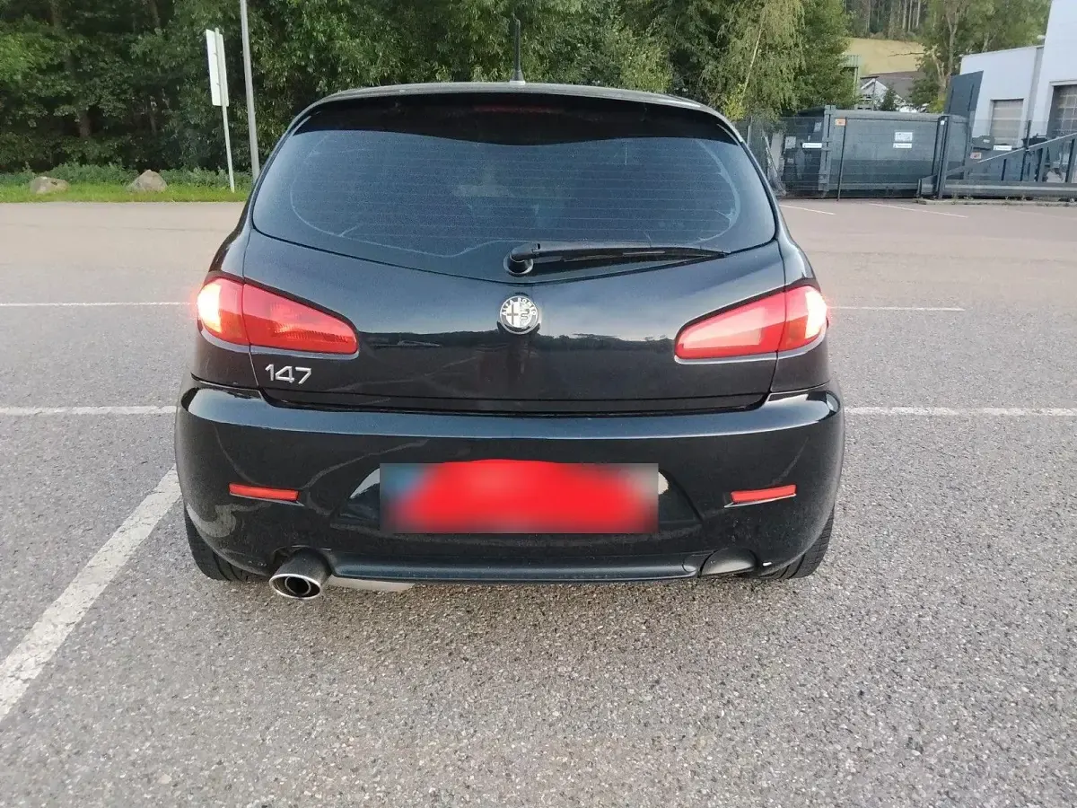 Gebraucht Alfa Romeo 147 105 PS (77 kW) 2008 Schwarz Kleinwagen