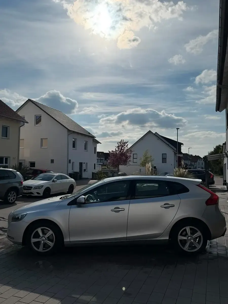 Gebraucht Volvo V40 150 PS (110 kW) 2015 Kleinwagen