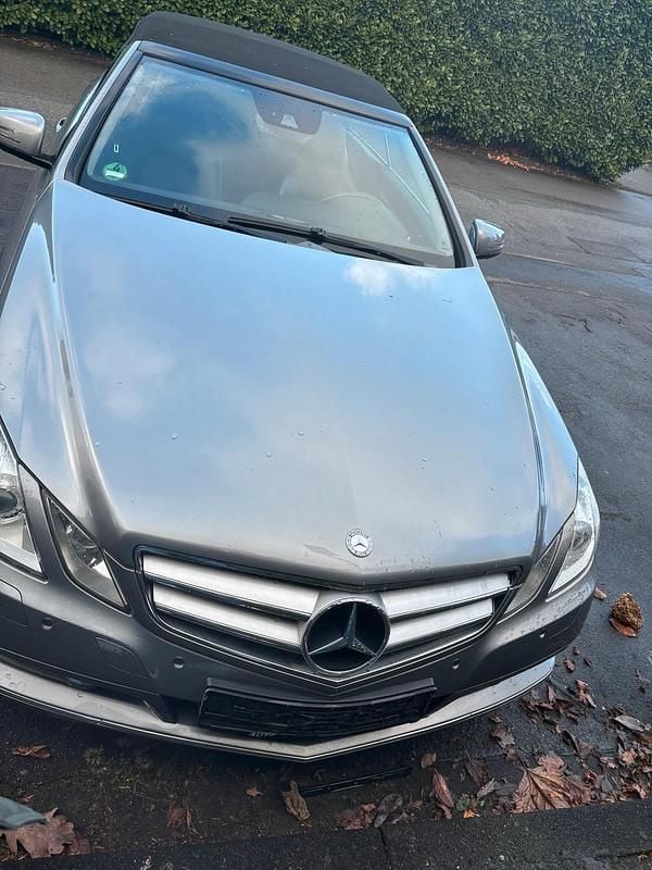 Gebraucht Mercedes E220 170 PS (125 kW) 2011 Grau Cabrio