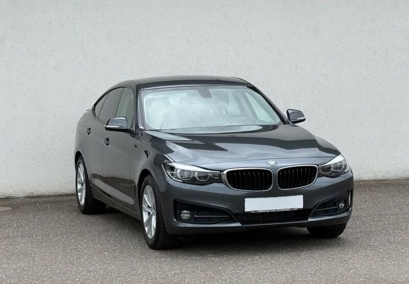 Grau Gebraucht 2021 BMW 318 Gran Turismo Sport Line Limousine | 13.999 € (Guter Preis) - Bild 1/4