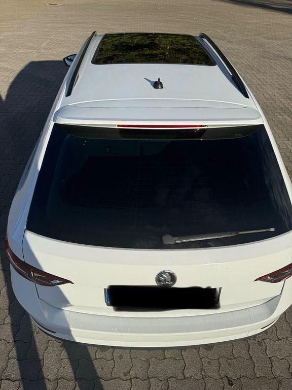 Gebraucht Skoda Superb SportLine 190 PS (139 kW) 2019 Weiß Kombi