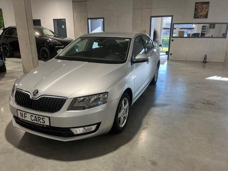 Silber Gebraucht 2017 Skoda Octavia Style Limousine | 13.990 € (Guter Preis) - Bild 1/4