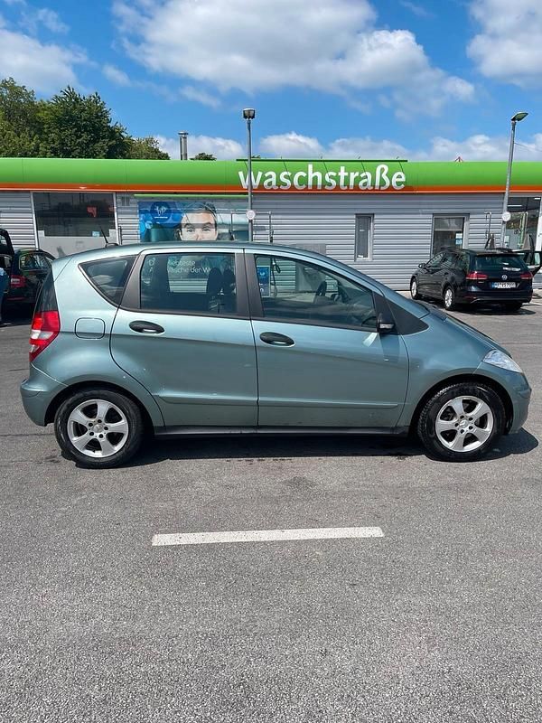 Grau Gebraucht 2006 Mercedes A180 Kleinwagen | 1.350 € (Superpreis) - Bild 1/4