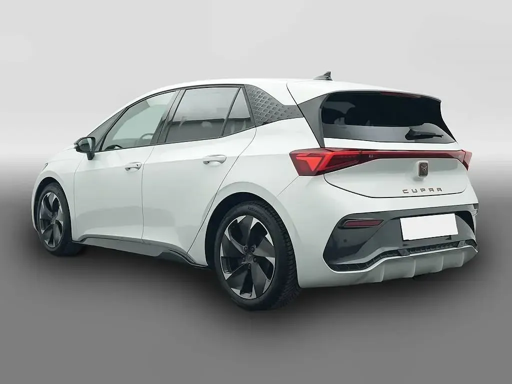 Second-hand Cupra Born 169 kW (231 CP) 2025 Alb Hatchback