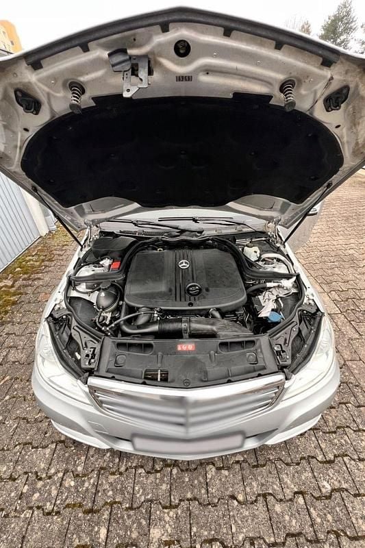 Grau Gebraucht 2011 Mercedes C220 Kombi | 6.400 € (Guter Preis) - Bild 1/4