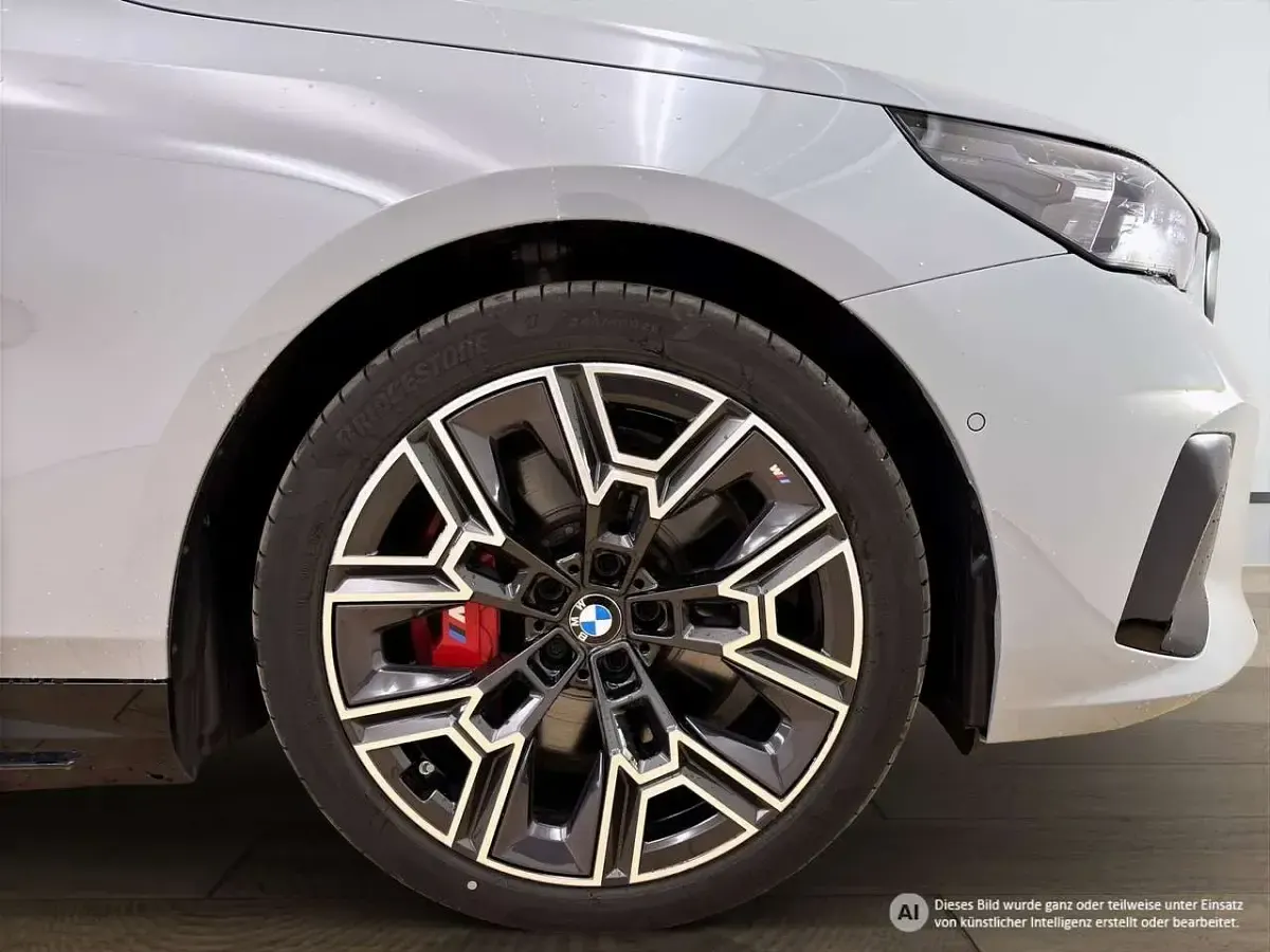 Gebraucht BMW i5 M Sport 289 kW (394 PS) 2025 Grau Kombi