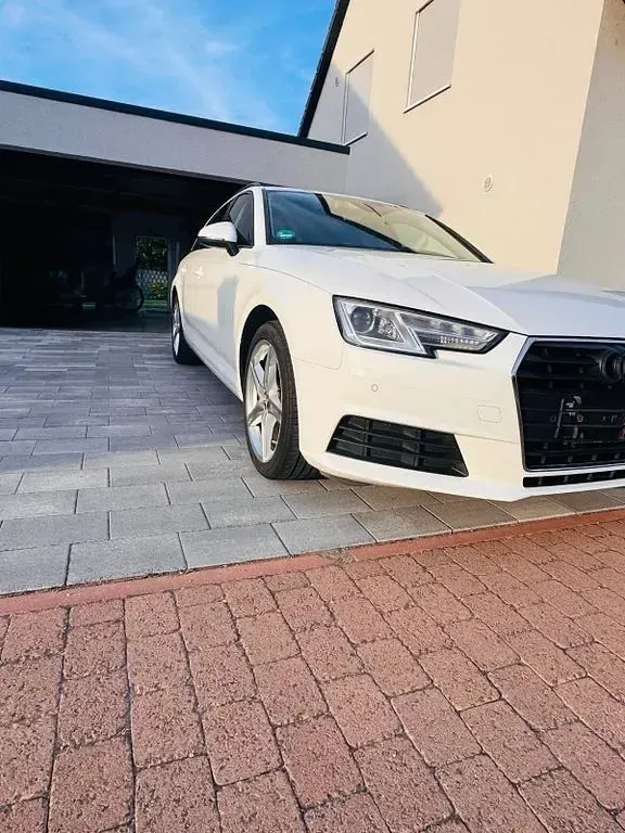 Gebraucht Audi A4 150 PS (110 kW) 2017 Weiß Kombi