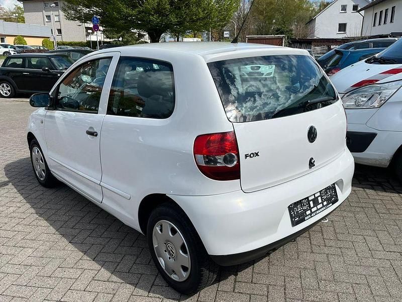 Usado VW Fox Basis 54 HP (39 kW) 2009 Branco Citadino
