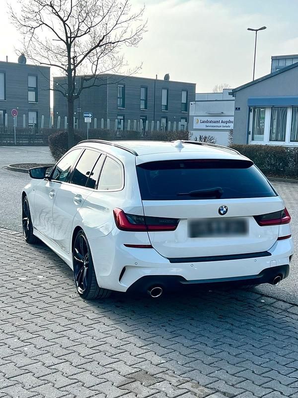 Gebraucht BMW 320 M Sport 190 PS (139 kW) 2021 Alpinweiss iii Kombi