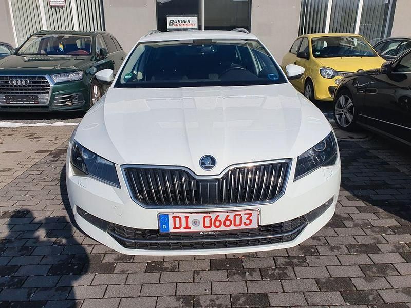 Gebraucht Skoda Superb Style 190 PS (139 kW) 2016 Weiß Kombi