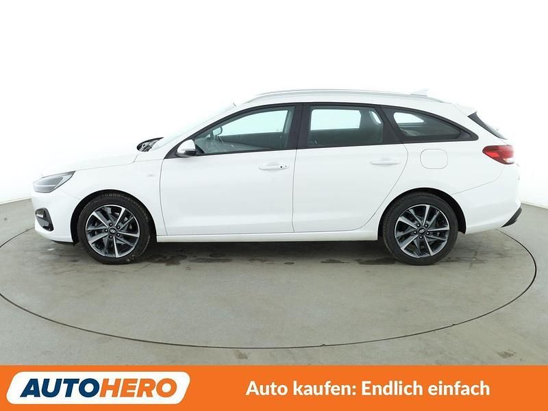 Gebraucht Hyundai i30 Trend 160 PS (117 kW) 2022 Weiß Kombi