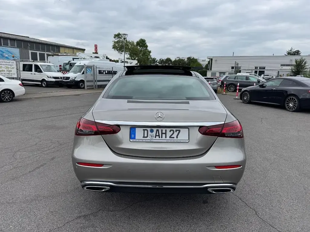 Gebraucht Mercedes E400 330 PS (242 kW) 2021 Silber Limousine