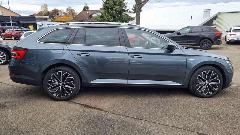 Gebraucht Skoda Superb LAURIN & KLEMENT 156 PS (114 kW) 2020 Seda quartz/quartz grey Kombi
