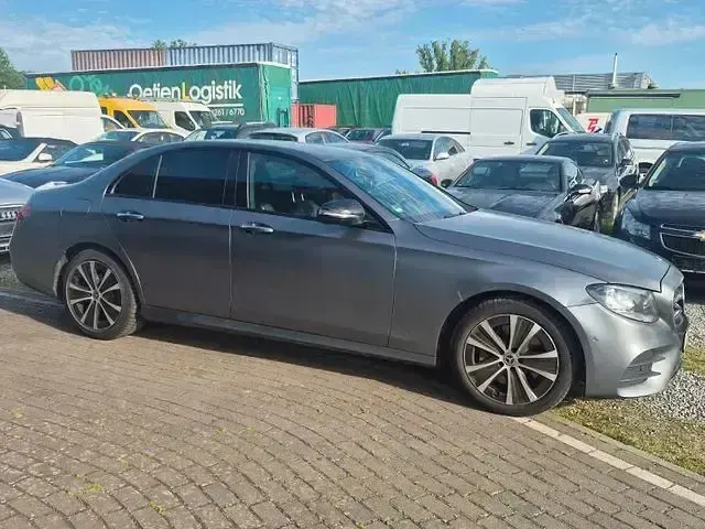 Gebraucht Mercedes E220 AMG 194 PS (142 kW) 2018 Grau Limousine