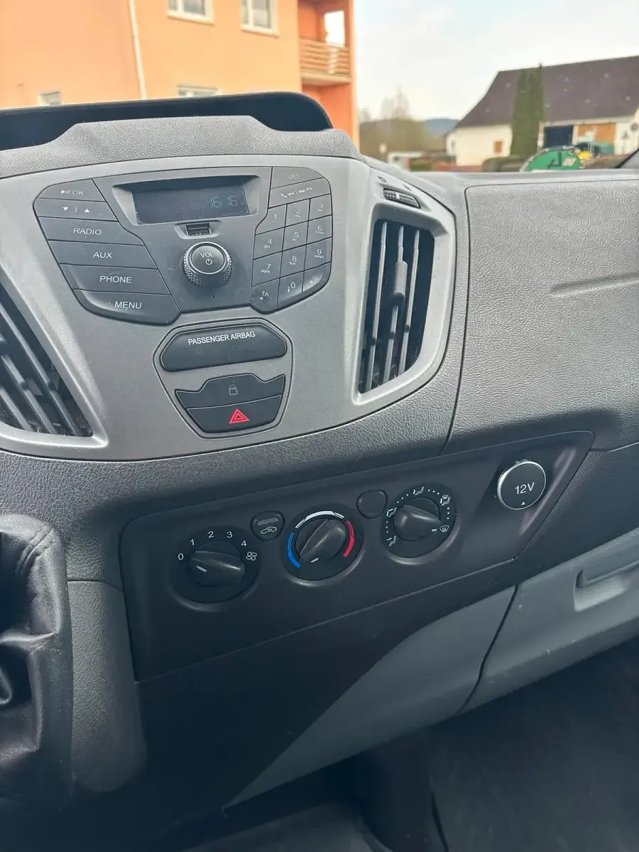 Gebraucht Ford Transit 105 PS (77 kW) 2016 Weiß Van / Kleinbus