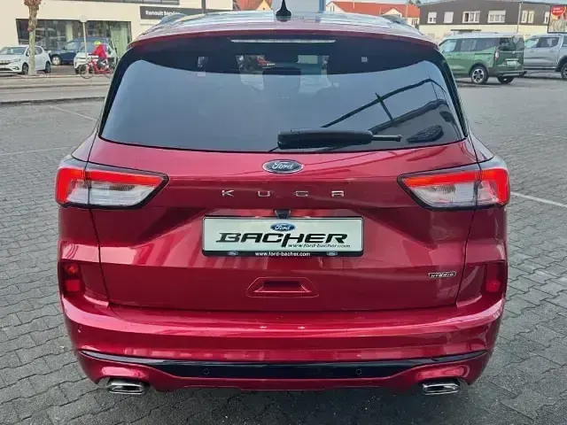 Gebraucht Ford Kuga ST-Line 225 PS (165 kW) 2022 Rot SUV