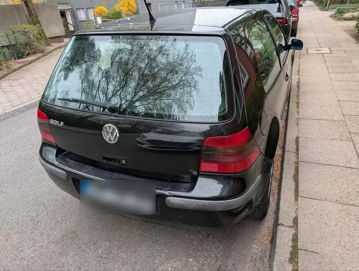 Gebraucht VW Golf IV 75 PS (55 kW) 2003 Schwarz Kleinwagen